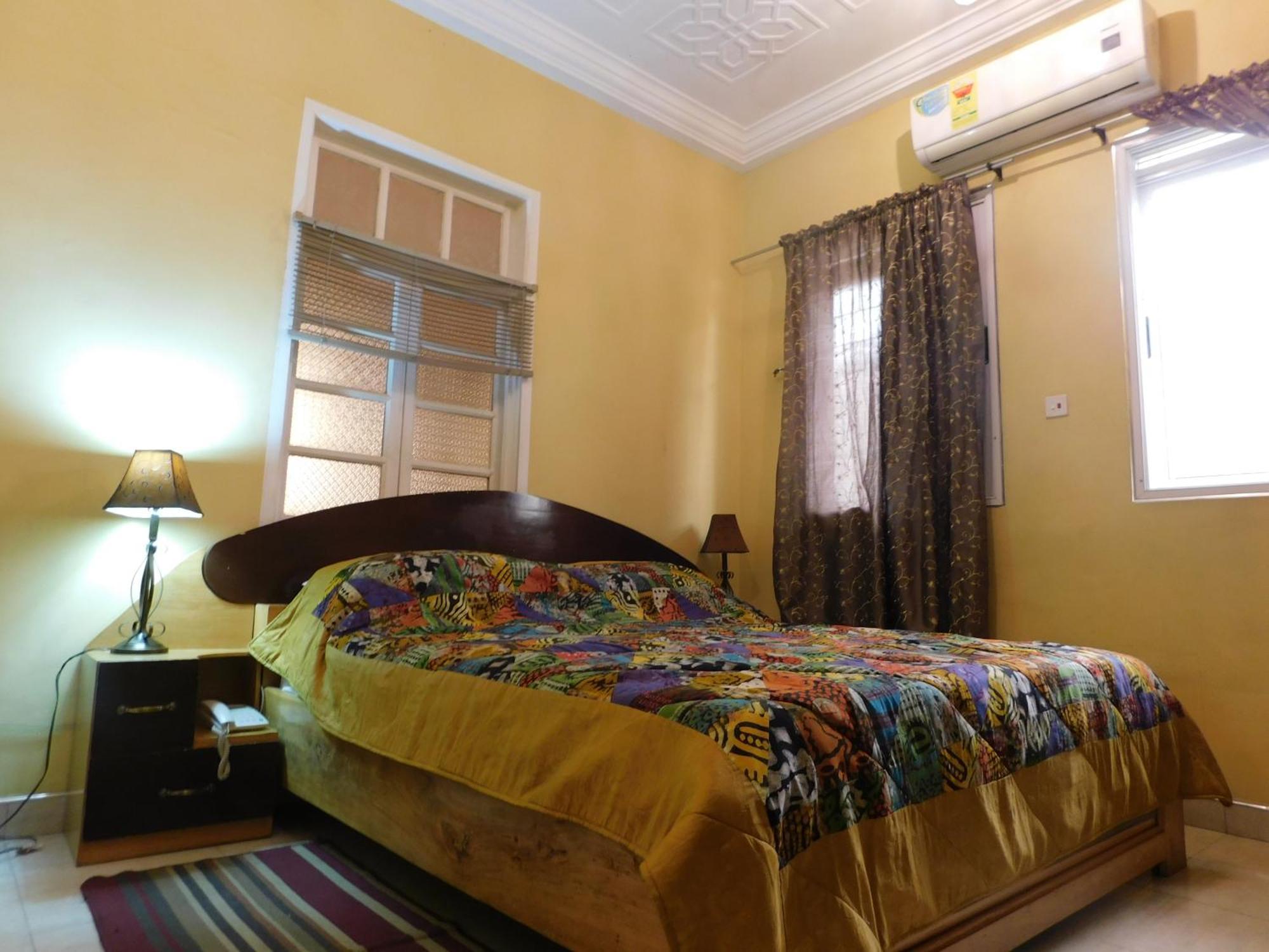 Jesiwa B'S Little Palace Άκρα Εξωτερικό φωτογραφία